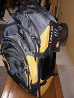 Victorinox 24" Trek Pack Plus
