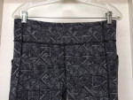 LULULEMON BLACK n WHITE CROP PANTS Sz 8 Excellent