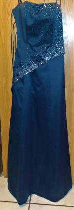 Beautiful Dark Blue Prom/Formal Dress - Size 1/2