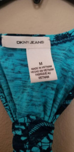 DKNY Women's Cropped Racerback Tank Top Blue MEDIUM.  Great condition