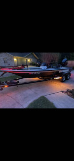 01 Skeeter Bass Boat