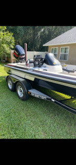 01 Skeeter Bass Boat
