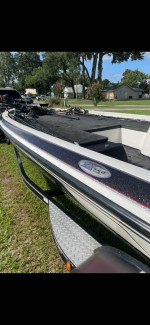 01 Skeeter Bass Boat