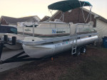 2001 Bennington pontoon 60 hp with double axle trailer