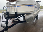 2008 Harris Sunliner pontoon with 60HP Yamaha 4 stroke and bunk traile
