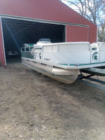 20ft Misty Harbor pontoon