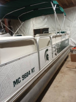 20ft Misty Harbor pontoon