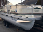 2001 Bennington pontoon 22 foot mercury with Trailer