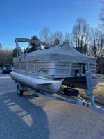 2015 SunChaser Pontoon Boat