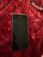 Like New Apple iPhone SE A1662 32GB Unlocked Very clean from Non-smoking and non