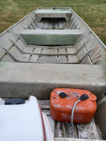 1980 Lowe 16ft flatbottom boat
