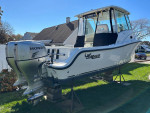 2008 Mako 264 Express Pilothouse