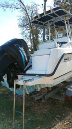 2004 Boston Whaler Outrage 21 with 225HP
