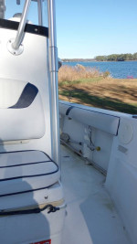 2004 Boston Whaler Outrage 21 with 225HP