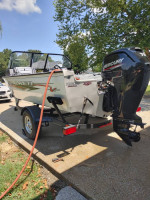 2021 TRACKER® PRO GUIDE™ V-16 WT