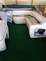 2011 Sun Tracker Party Barge 21.8ft