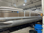 24' Tritoon w/ Yamaha 90HP and trailer