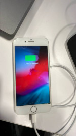 IPhone 6 - has a cracked screen