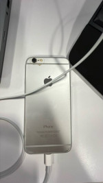 IPhone 6 - has a cracked screen