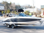 2014 Chaparral 21 ft , 5.0 V-8 Mercruiser, Aluminum Trailer