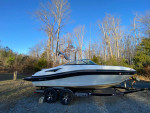 21' Rinker 21QX Just Like New!