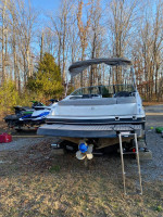 21' Rinker 21QX Just Like New!