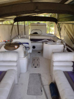 2001 Smoker Craft Deck Boat
