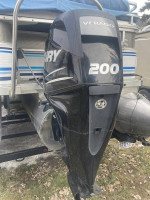26' Tritoon Pontoon 200Hp