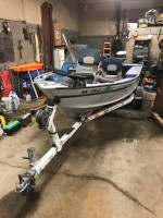 Alumacraft Fishing Boat