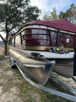 2019 25 ft Aqua Patio 255 ULC