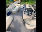Suntracker Party Barge 18 DLX