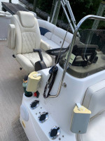 22.5 tri toon pontoon new 150 yamaha