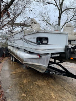 2006 Crest Pontoon 25’ XRS III
