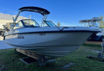 Year 2015 Boston Whaler 230 Vantage - 145 Engine hours