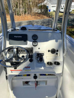 2013 Boston Whaler 220 Outrage 22 foot