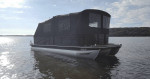 Bennington 25 w/ Trailer