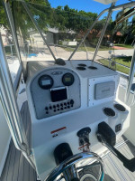 23 Foot Hydra Sport Center Console