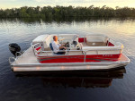 Bennington 20 ft pontoon