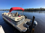 Bennington 28 ft Tritune