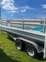 22' 1998 Hurricane Fun Deck Boat