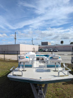 22' 1998 Hurricane Fun Deck Boat