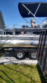 2022 Sun Tracker Pontoon
