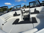 2023 Bayliner VR5 Deck Boat! Big Savings! Call me!!!