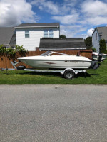 2004 Larson bow rider