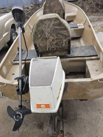 1987 LOWE INDUSTRIES Flat/V Bottom Boat