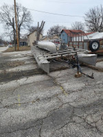 1983 28-30 FOOT CREST III PONTOON BOAT