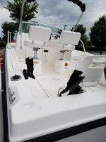 2006 20.4' Angler Fishing Boat
