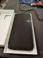 Selling an iPhone 14 Pro Max 256 GB Deep Purple unlocked