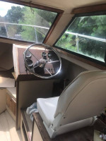 1978 Tiara 2500 (25’) with Flybridge and 8’ Beam