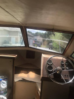 1978 Tiara 2500 (25’) with Flybridge and 8’ Beam